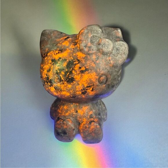 Hello Kitty Other - Yooperlite Crystal Hello Kitty Carving UV Reactive (#1)